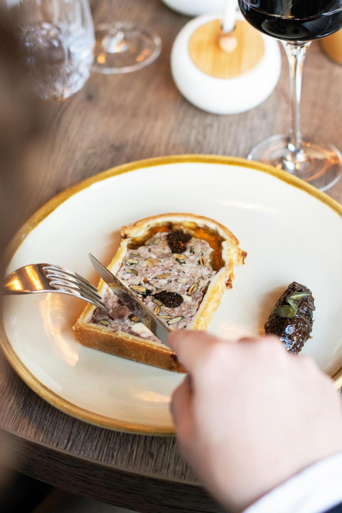 Le Boeuf Couronne - Hotel & Restaurant Chartres- Logis Hotels Dış mekan fotoğraf