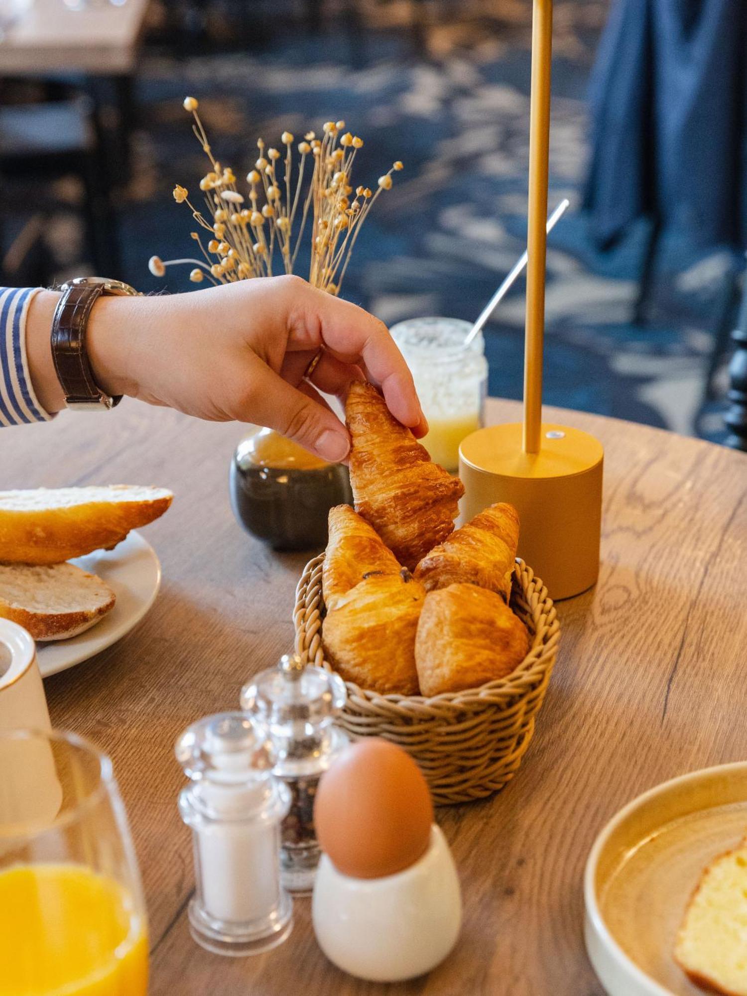 Le Boeuf Couronne - Hotel & Restaurant Chartres- Logis Hotels Dış mekan fotoğraf
