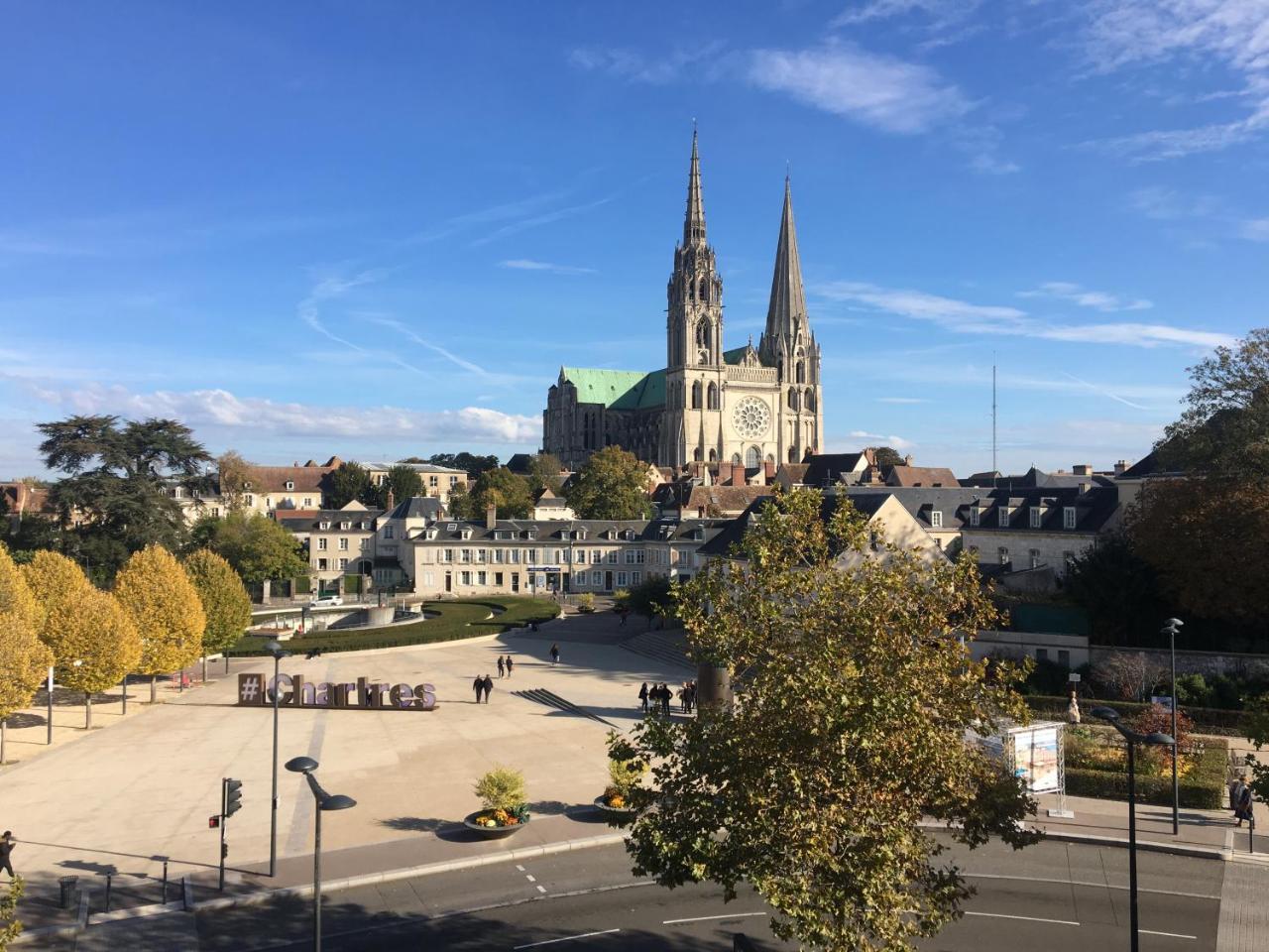 Le Boeuf Couronne - Hotel & Restaurant Chartres- Logis Hotels Dış mekan fotoğraf